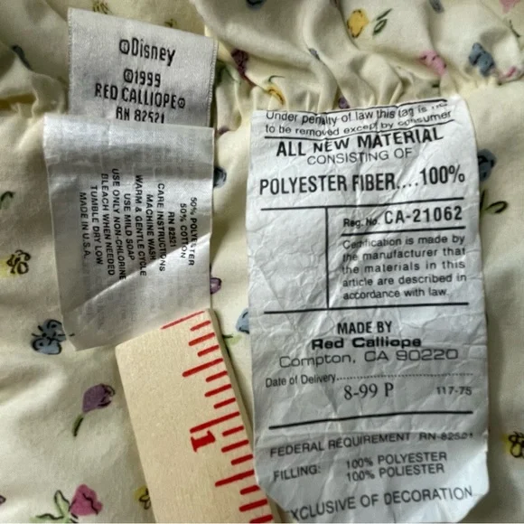 Vintage Disney Classic Honey Pot Winnie The Pooh Quilt Comforter Crib Toddler - Picture 12 of 14